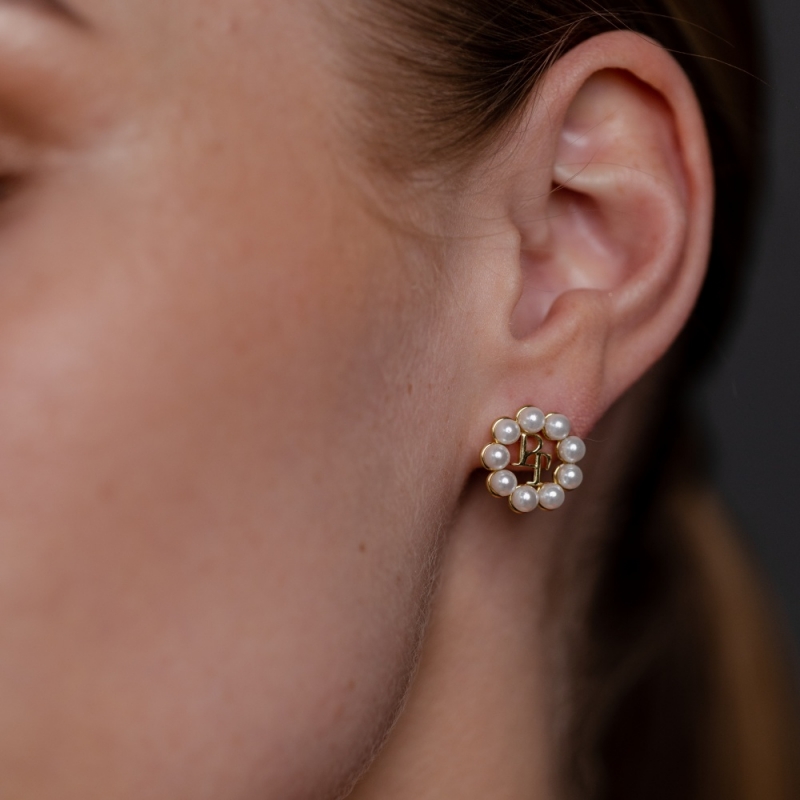 Small pearl earrings Petra Toth