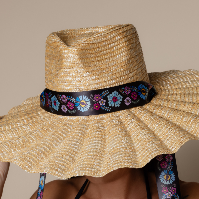 Hat with a black ribbon Timrava