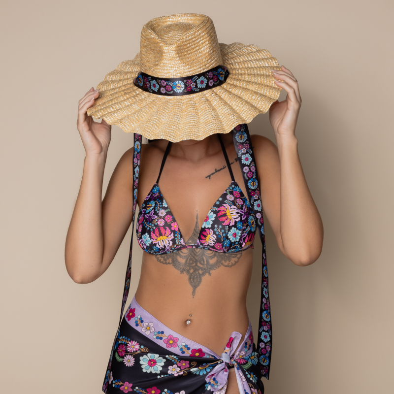 Hat with a black ribbon Timrava