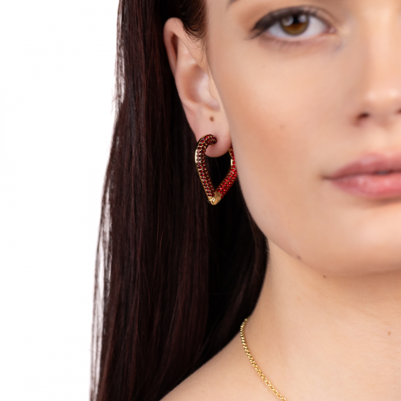 Gold earrings with an inner part in red-burgundy