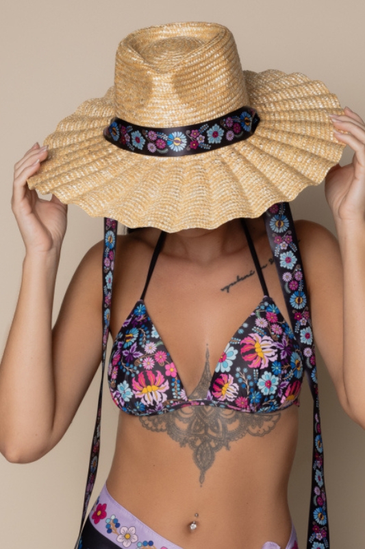 Hat with a black ribbon Timrava