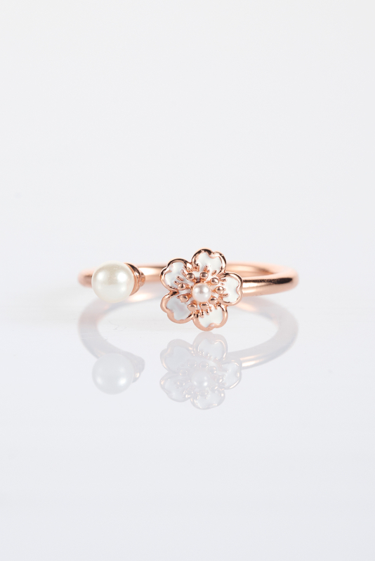 Flower Ring with Pearl