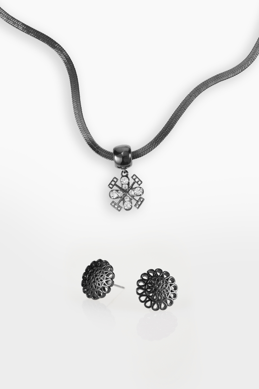 Life and Femininity Set in Gun