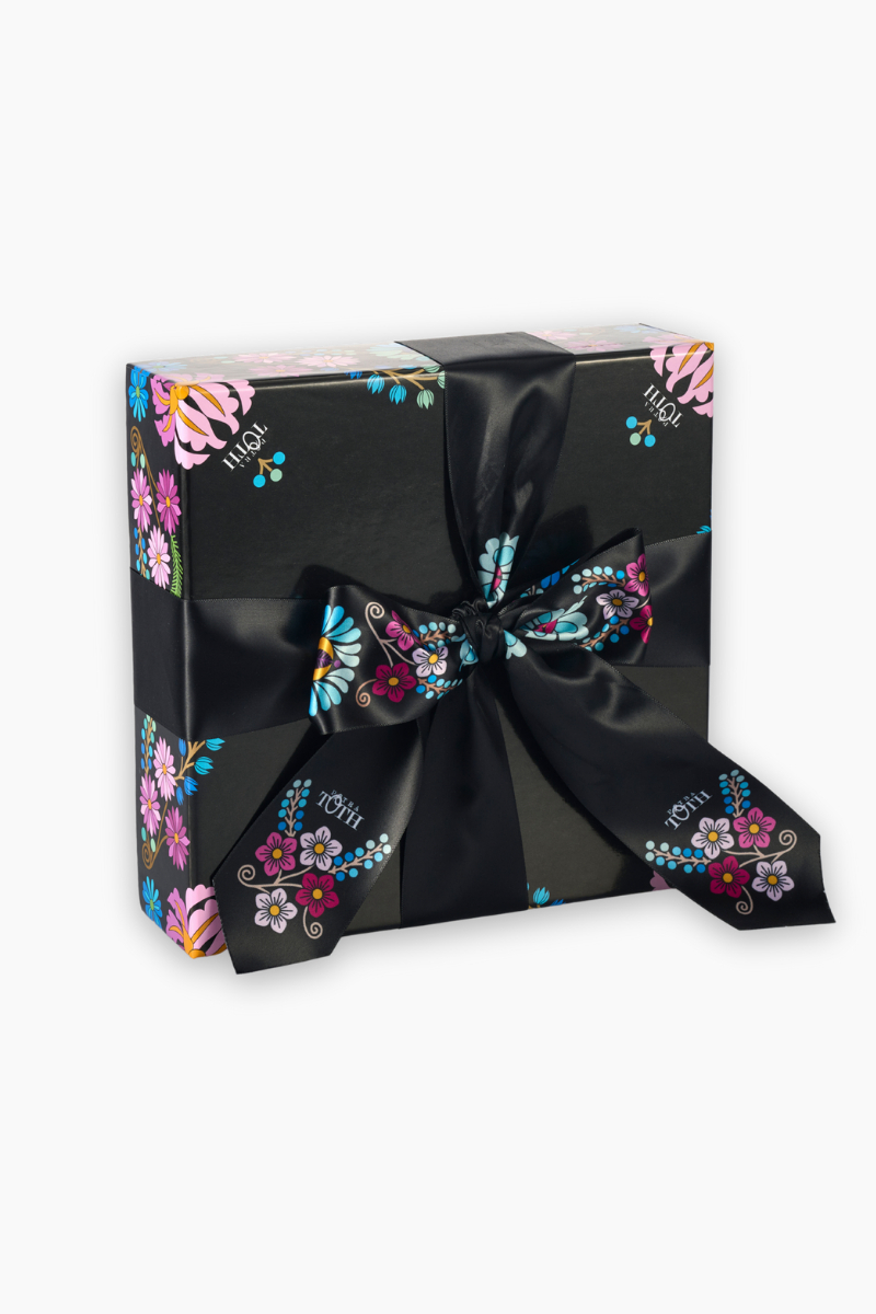 Three-Rose Christmas Gift Set