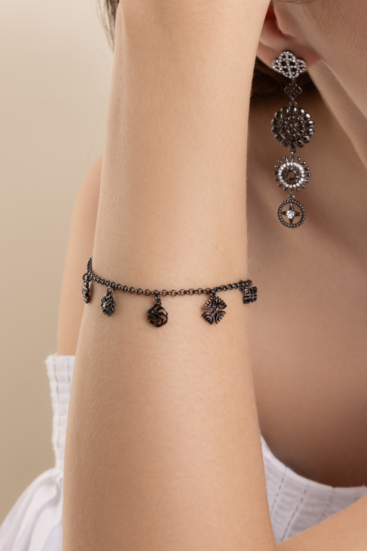 Bracelet of Protection and Balance (gun)