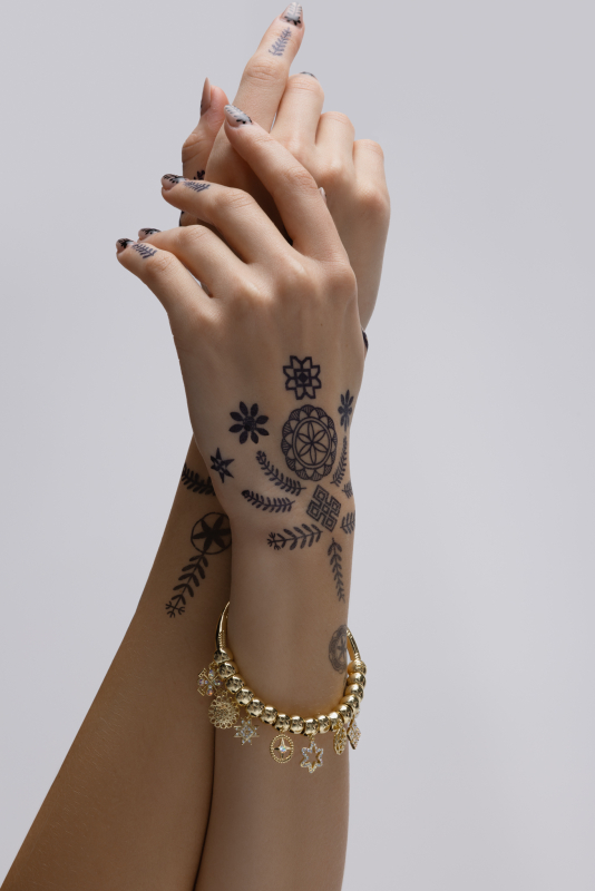 Amulets’ Power Bangle Bracelet (gold)