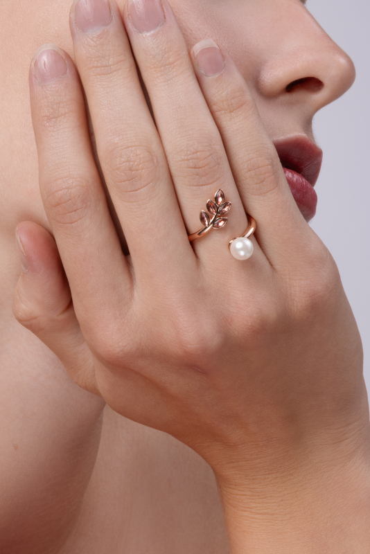 Leaves Ring with Pearl