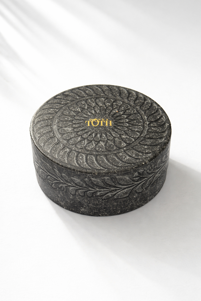 Life and Femininity Set in Gun